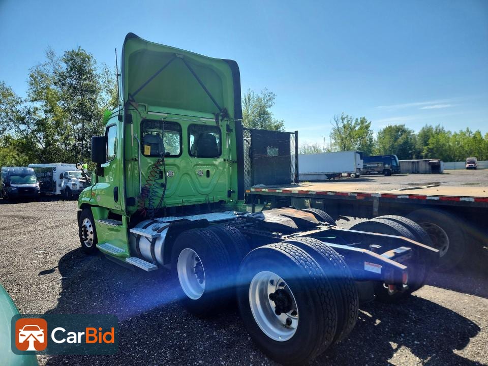 2018 FREIGHTLINER CASCADIA 125, фото 2