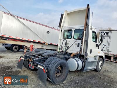 2016 FREIGHTLINER CASCADIA 1, ფოტო 4