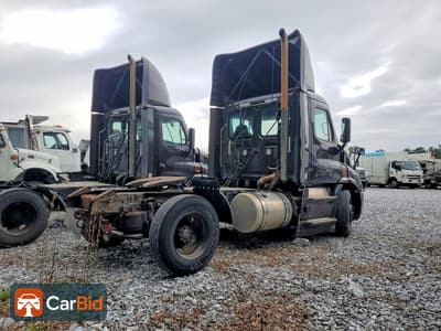 2017 FREIGHTLINER CASCADIA 113, фото 3