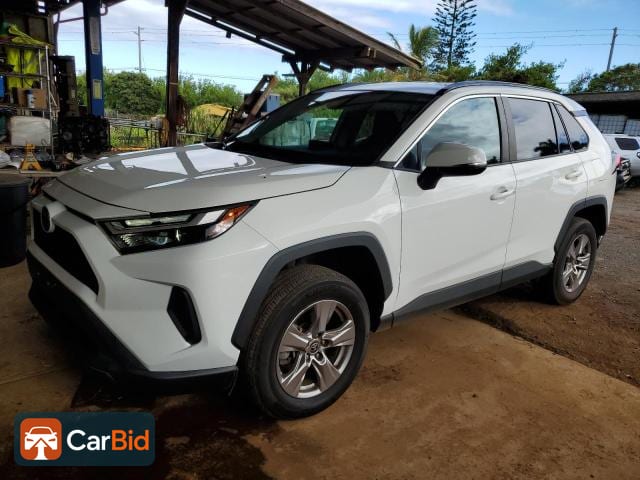 2022 TOYOTA RAV4 XLE, фото 1