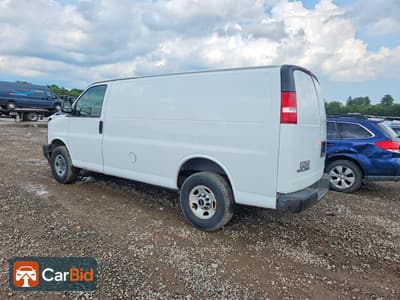 2017 GMC SAVANA G2500, фото 2