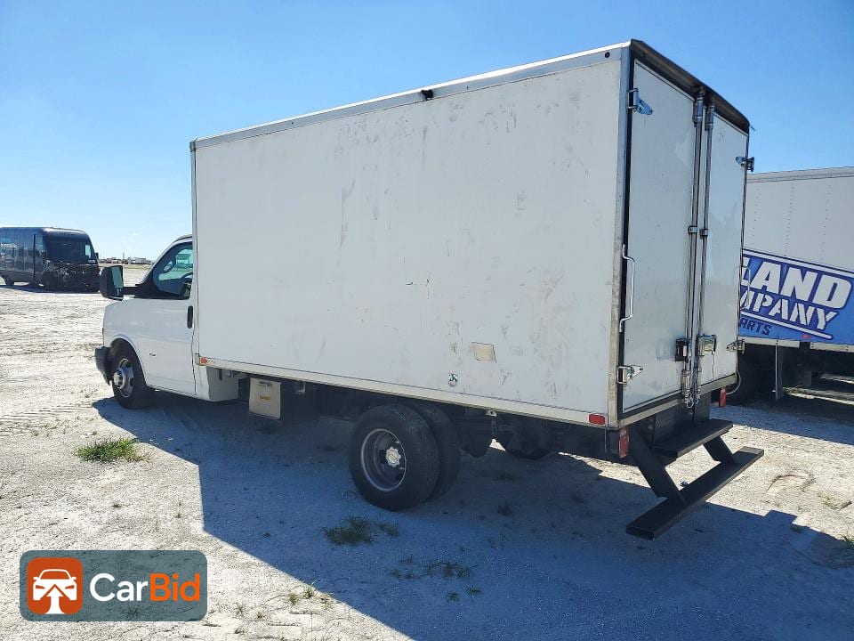 2018 CHEVROLET EXPRESS, фото 2