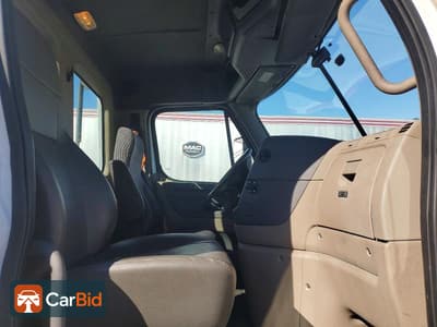 2016 FREIGHTLINER CASCADIA 1, ფოტო 5