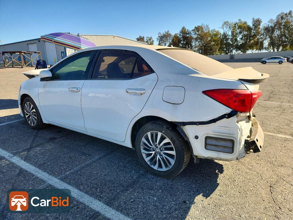 2019 TOYOTA COROLLA XLE, фото 2