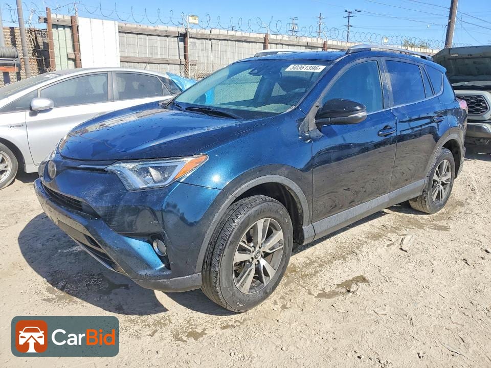 2017 TOYOTA RAV4 XLE, фото 1