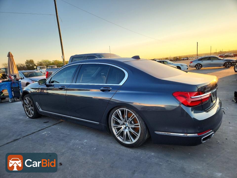 2017 BMW 750 I, фото 2