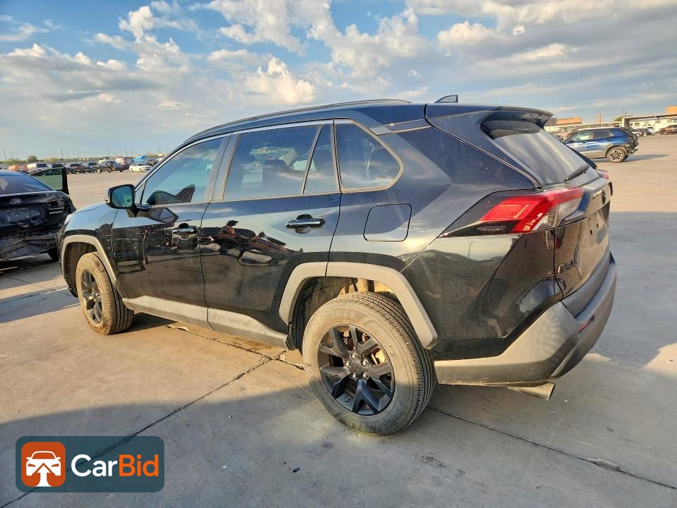 2021 TOYOTA RAV4 LE, фото 2