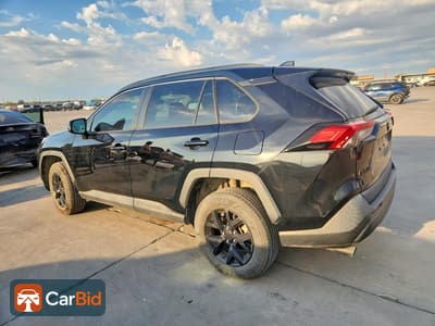 2021 TOYOTA RAV4 LE, фото 2