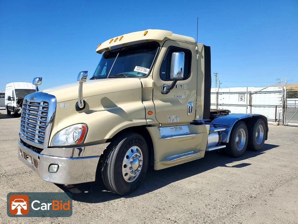 2015 FREIGHTLINER CASCADIA, фото 1